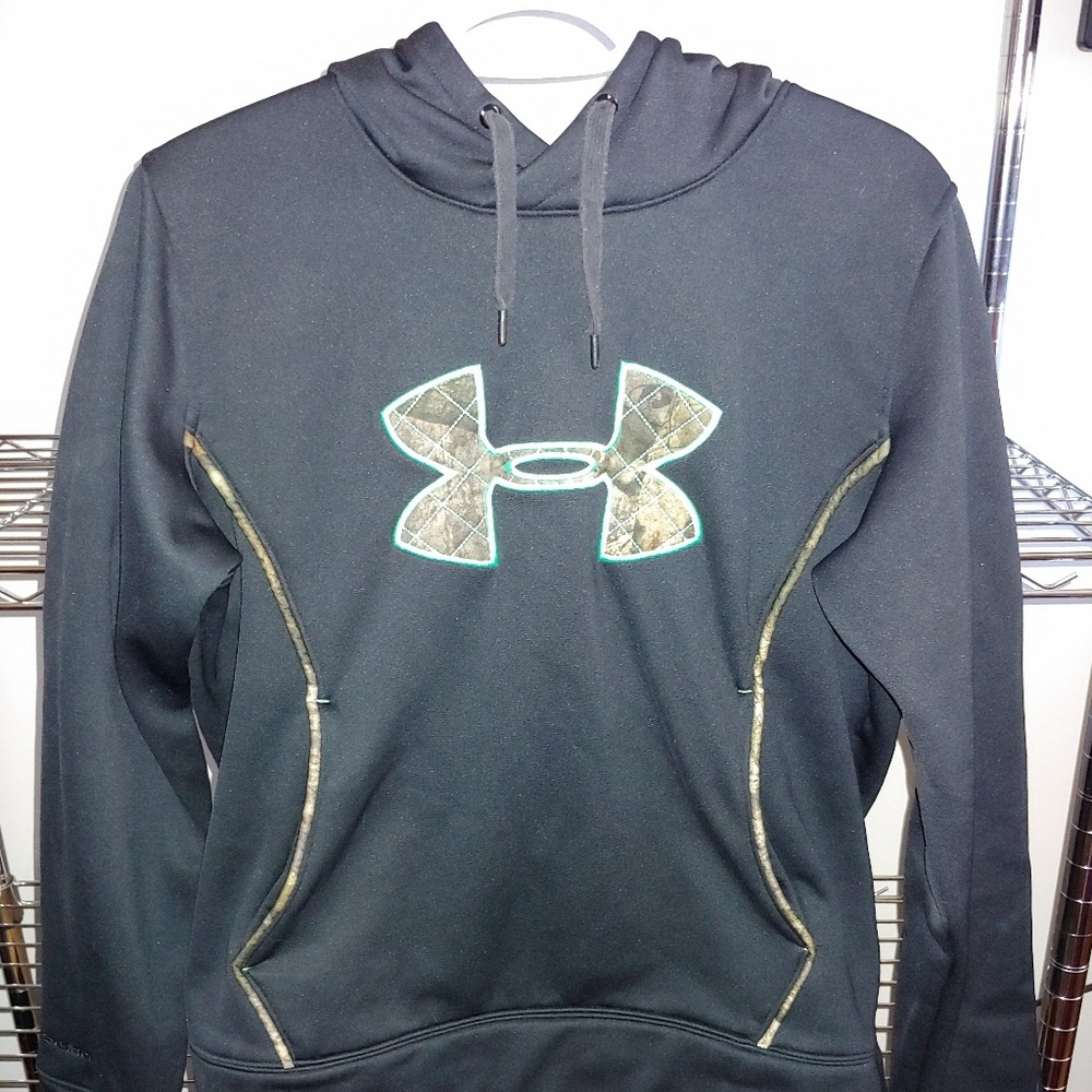 Women's UnderArmour hoodie, Large